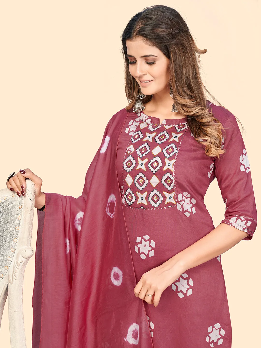 Women'S Batik Print & Mirror Straight Chanderi Magenta Stitched Kurta With Dupatta