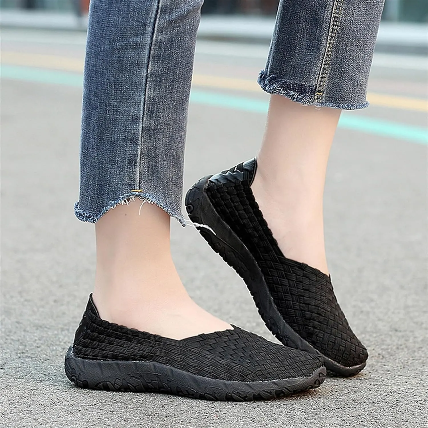 Women's Sidewalk Slip on Flat Elastic Woven Walking Shoes Lightweight Breathable Mesh Walking Sneakers Running Shoes