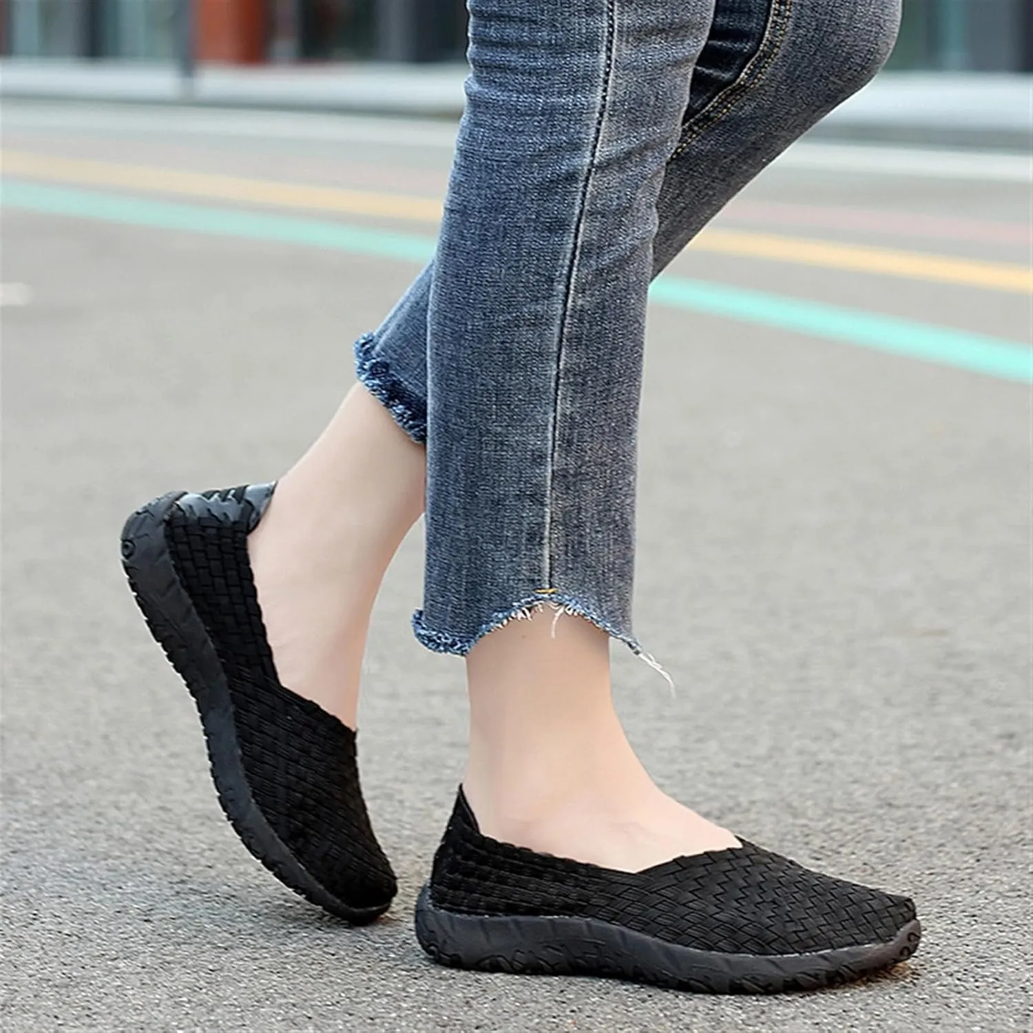 Women's Sidewalk Slip on Flat Elastic Woven Walking Shoes Lightweight Breathable Mesh Walking Sneakers Running Shoes
