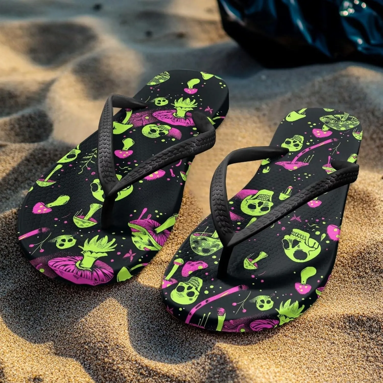 Womens Skull Flip Flops Flat Sandals Comfortable Thong Slippers Non-Slip Bathroom Shower Shoes