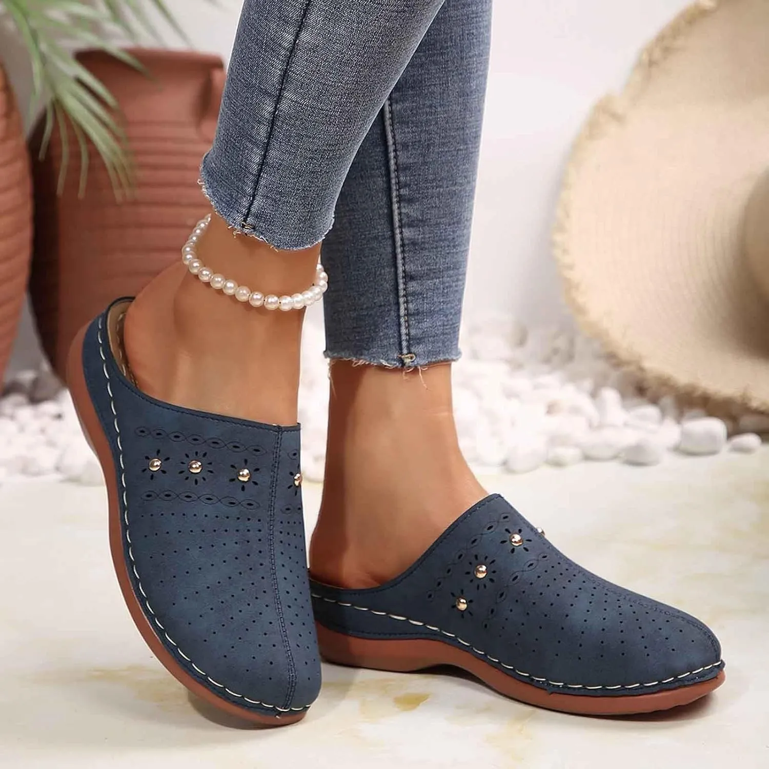 Women's Slippers Comfortable Casual Footwear Spring and Summer with Closed Toe Design Perfect Beach Slides