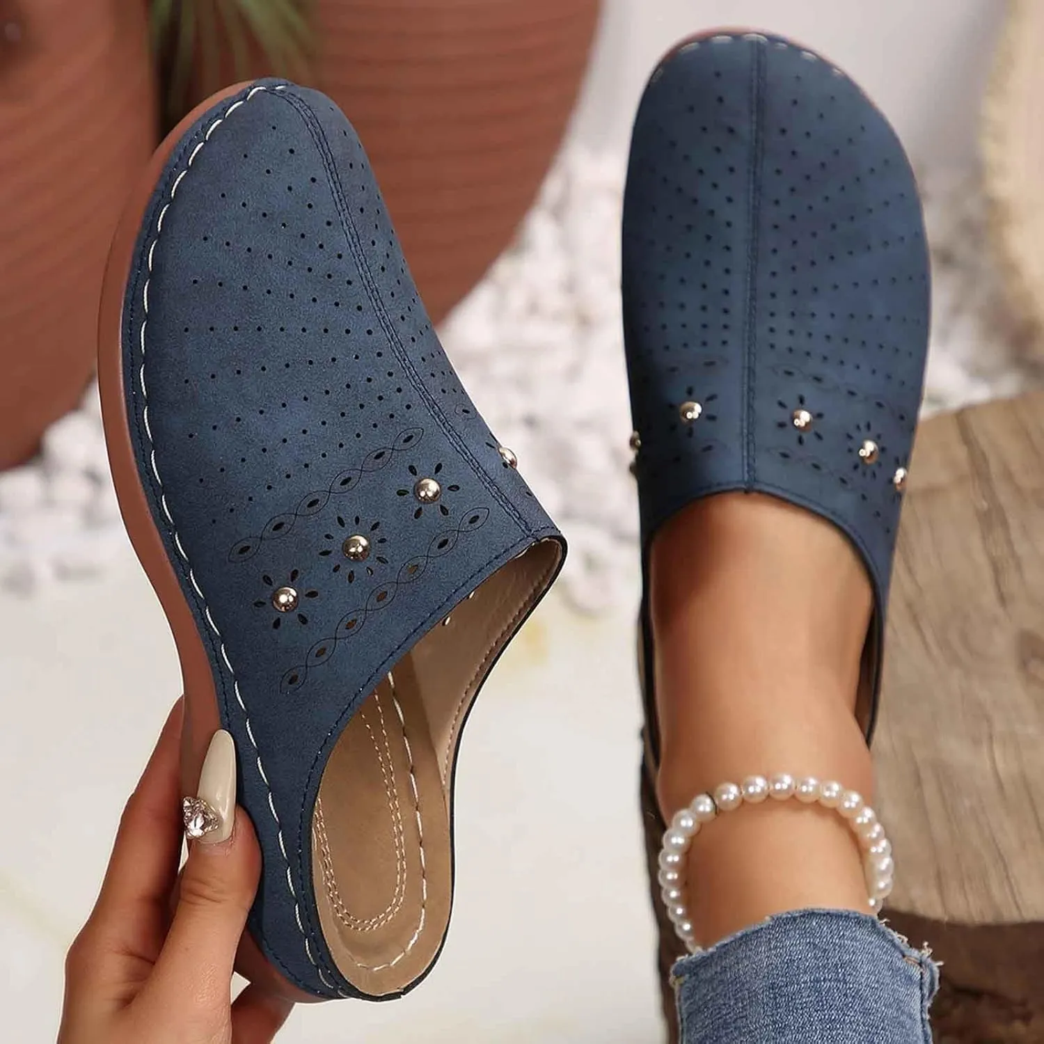 Women's Slippers Comfortable Casual Footwear Spring and Summer with Closed Toe Design Perfect Beach Slides